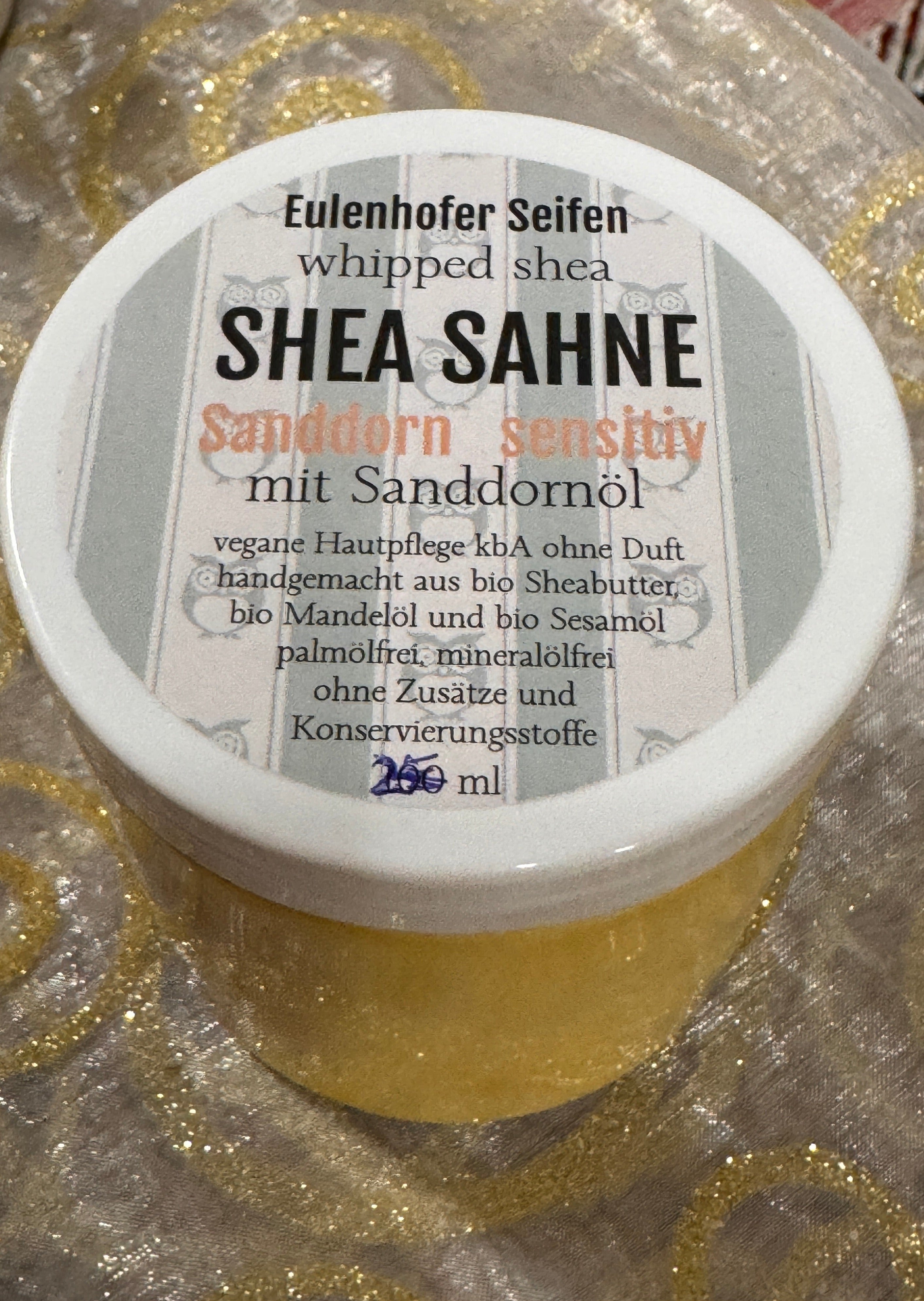 sonnengelbe Creme in der Dose