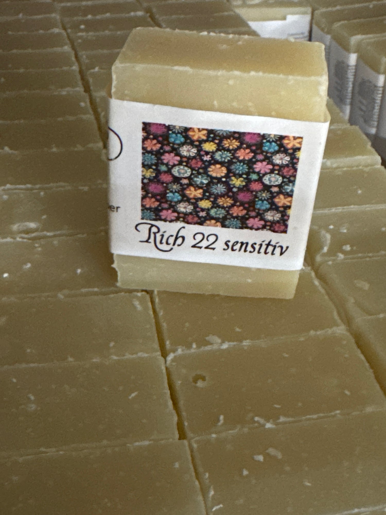 Rich 22% sensitive fragrance-free